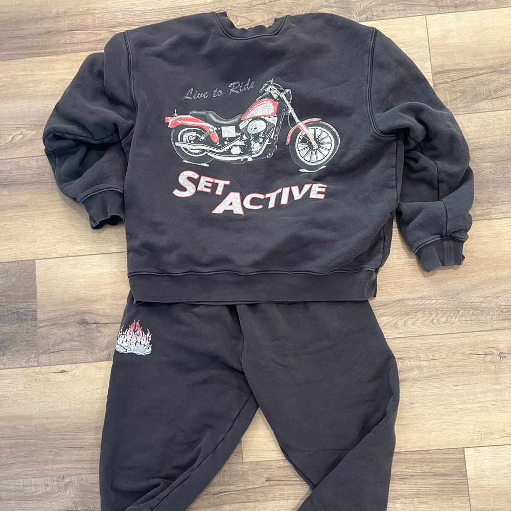 SET ACTIVE Road Trip Merch Heavyweight Sweatshirt and Pants